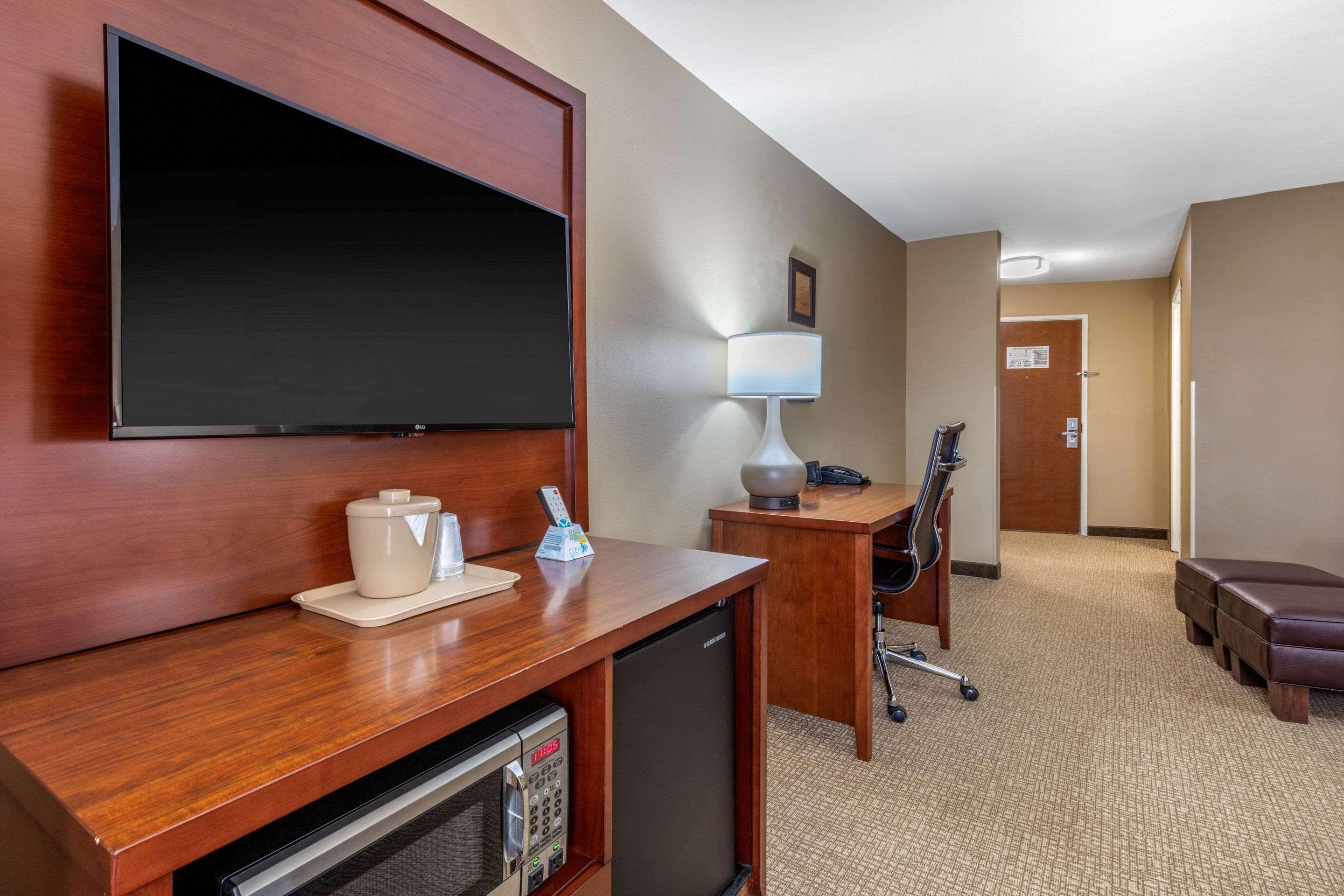 Comfort Suites Pelham Hoover I-65 Екстер'єр фото