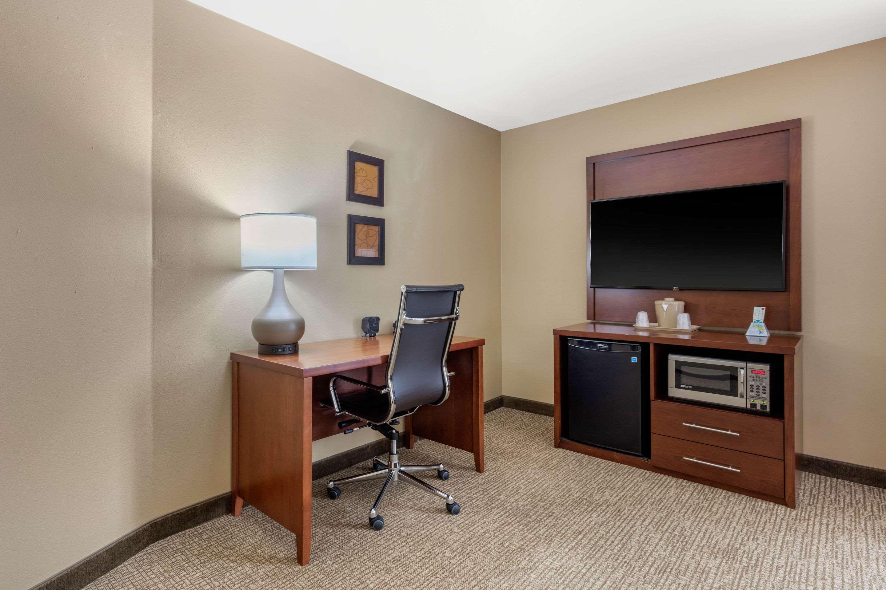 Comfort Suites Pelham Hoover I-65 Екстер'єр фото