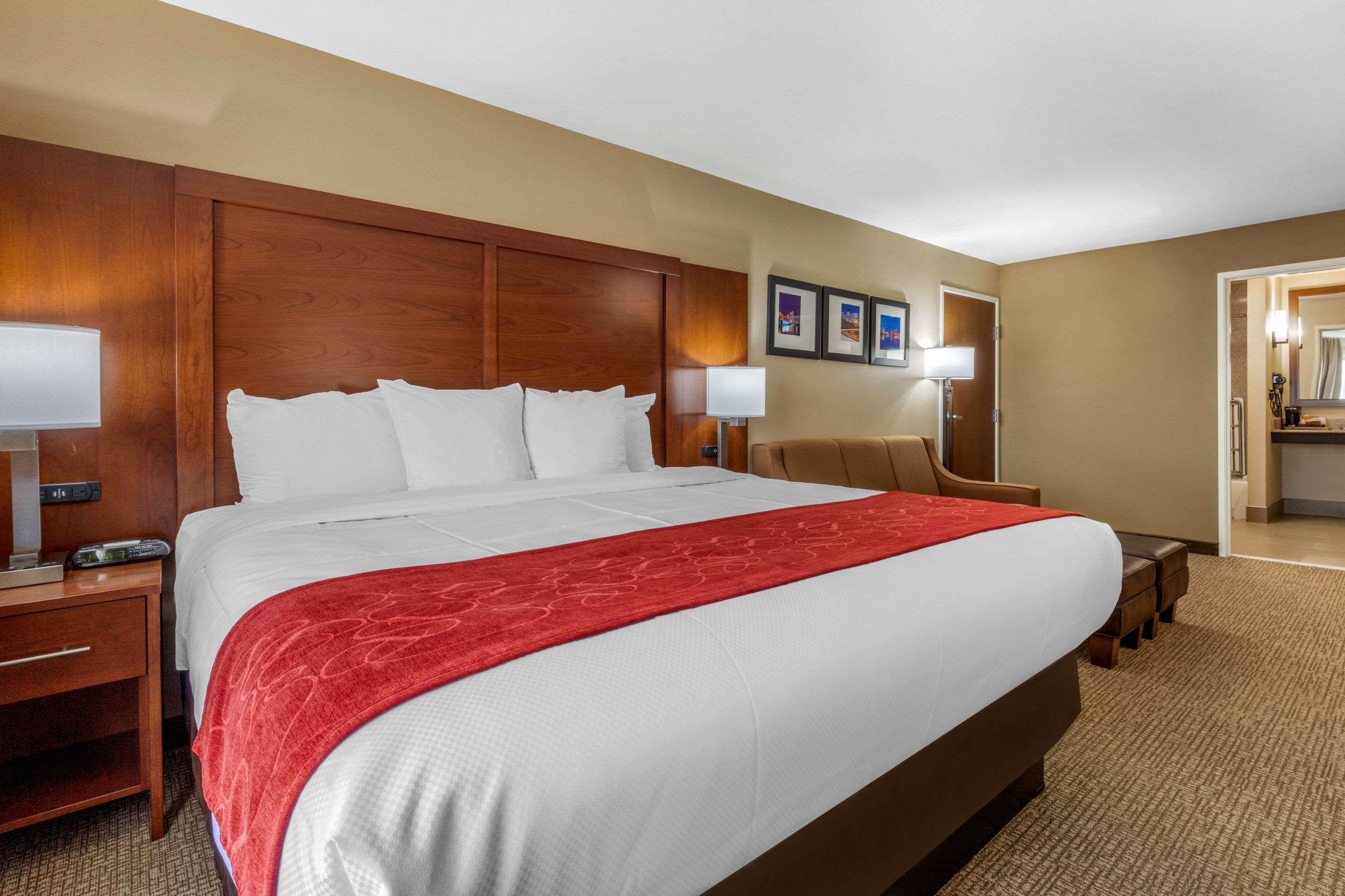 Comfort Suites Pelham Hoover I-65 Екстер'єр фото